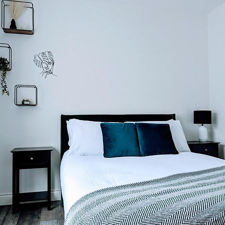 Sterling Stylish 2 Bedroom Central Modern Apartment 달링턴 외부 사진