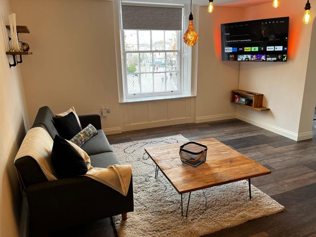 Sterling Stylish 2 Bedroom Central Modern Apartment 달링턴 외부 사진